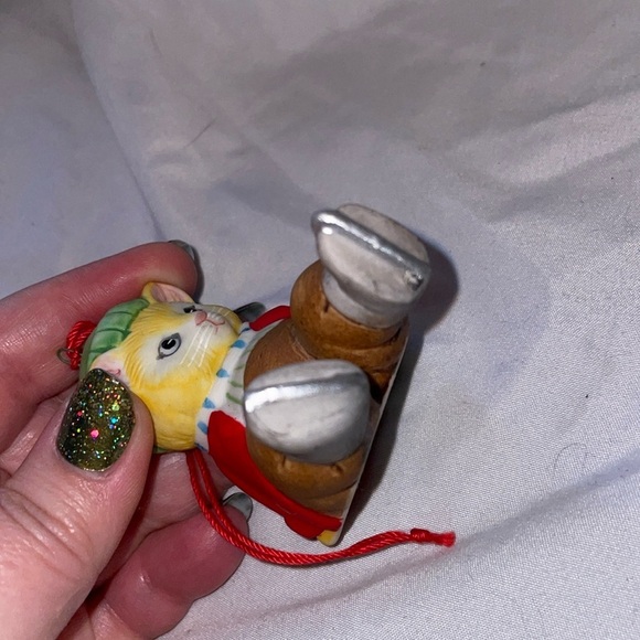 Kitty Cucumber Vintage Holiday Christmas Cat Ice Skater Ornament 1985 - Picture 8 of 12